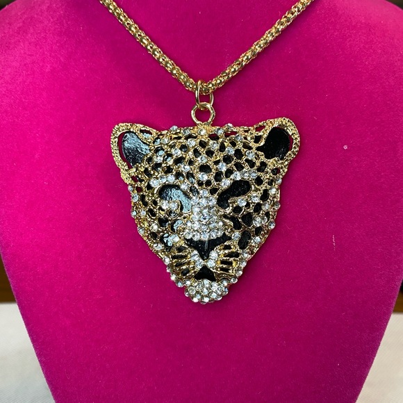 Leopard Necklace! - Picture 2 of 8